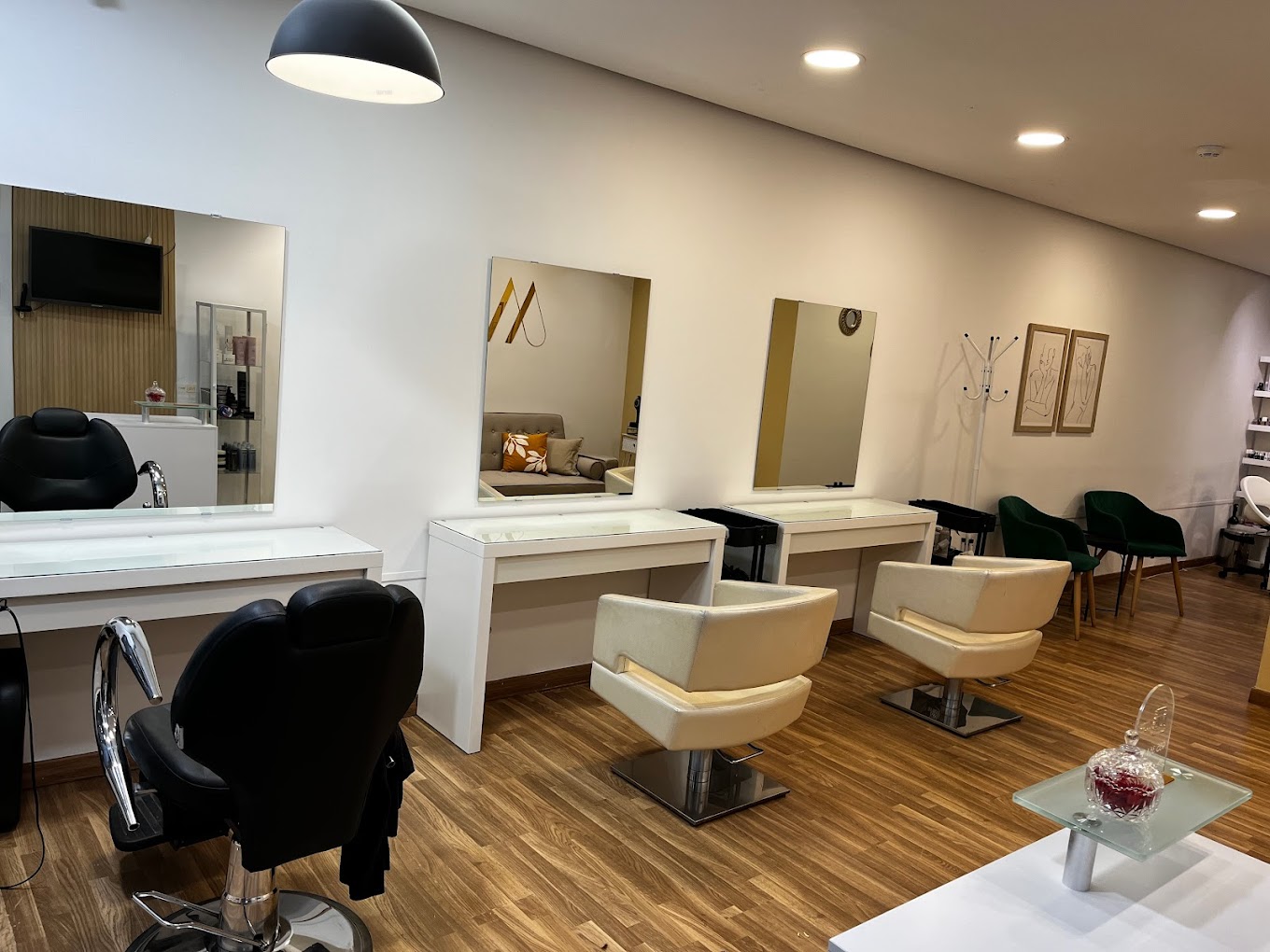 Maju Hair & Beauty